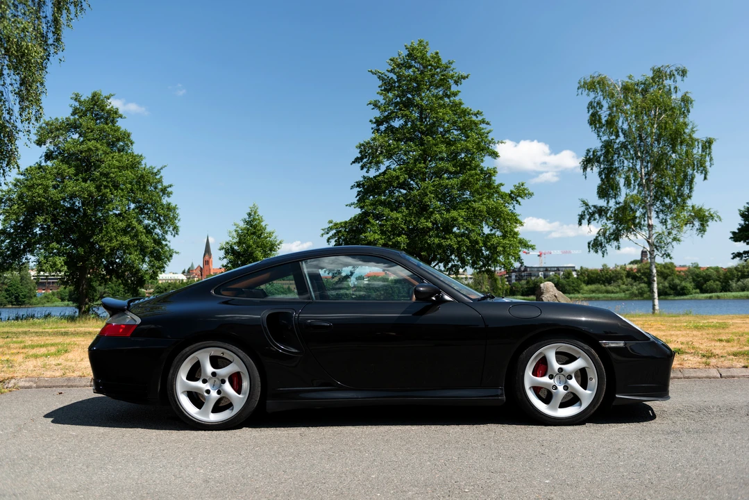 2001 Porsche 996 Turbo - Image 12 of 31