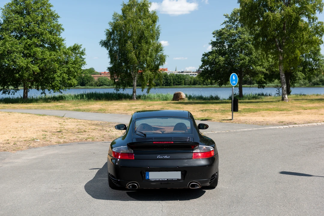 2001 Porsche 996 Turbo - Image 13 of 31