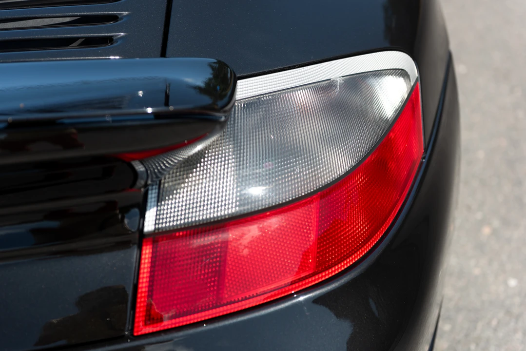 2001 Porsche 996 Turbo - Image 27 of 31