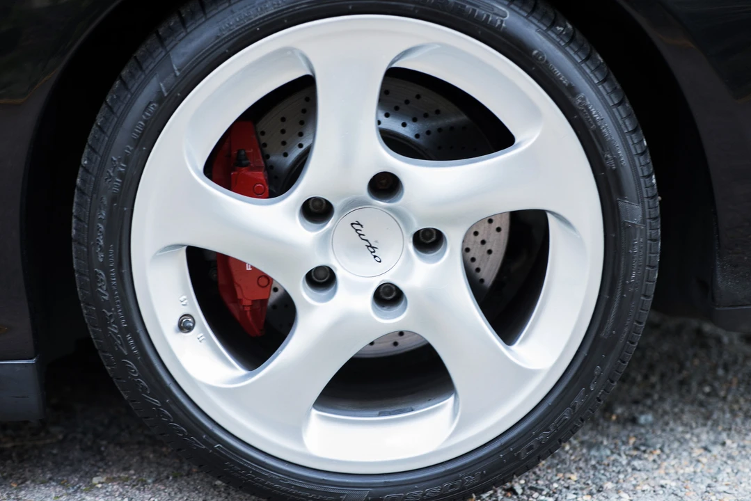 2001 Porsche 996 Turbo - Image 13 of 31