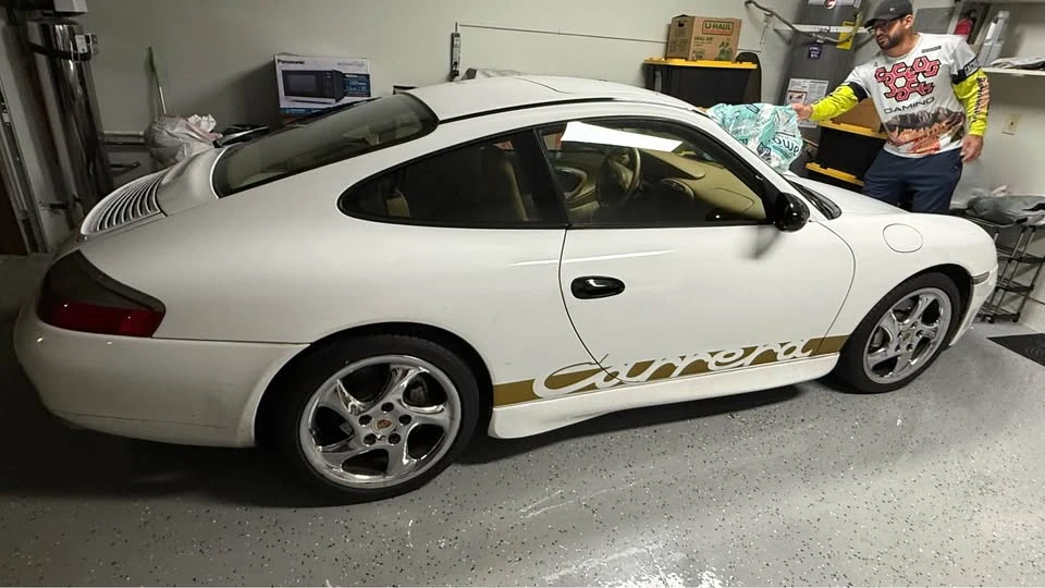 2001 Porsche 996 Carrera 4 - Image 3 of 10