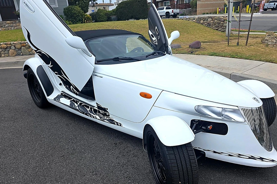 2001 Plymouth Prowler - Image 11 of 31
