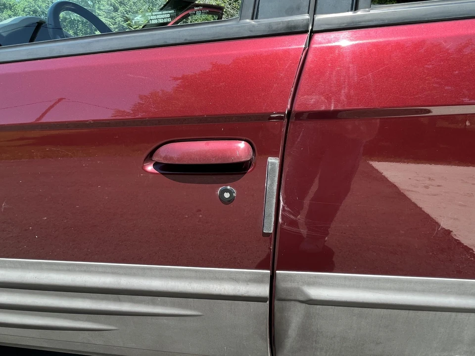 2001 Pontiac Aztek - Image 17 of 31