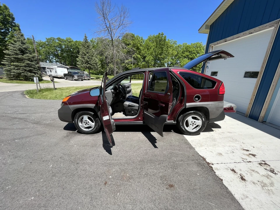 2001 Pontiac Aztek - Image 10 of 31