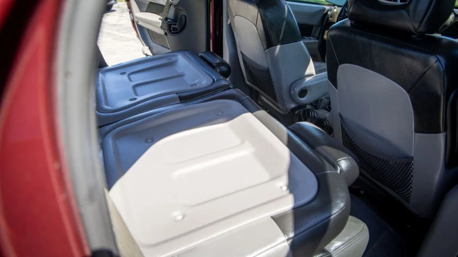 2001 Pontiac Aztek - Image 23 of 28