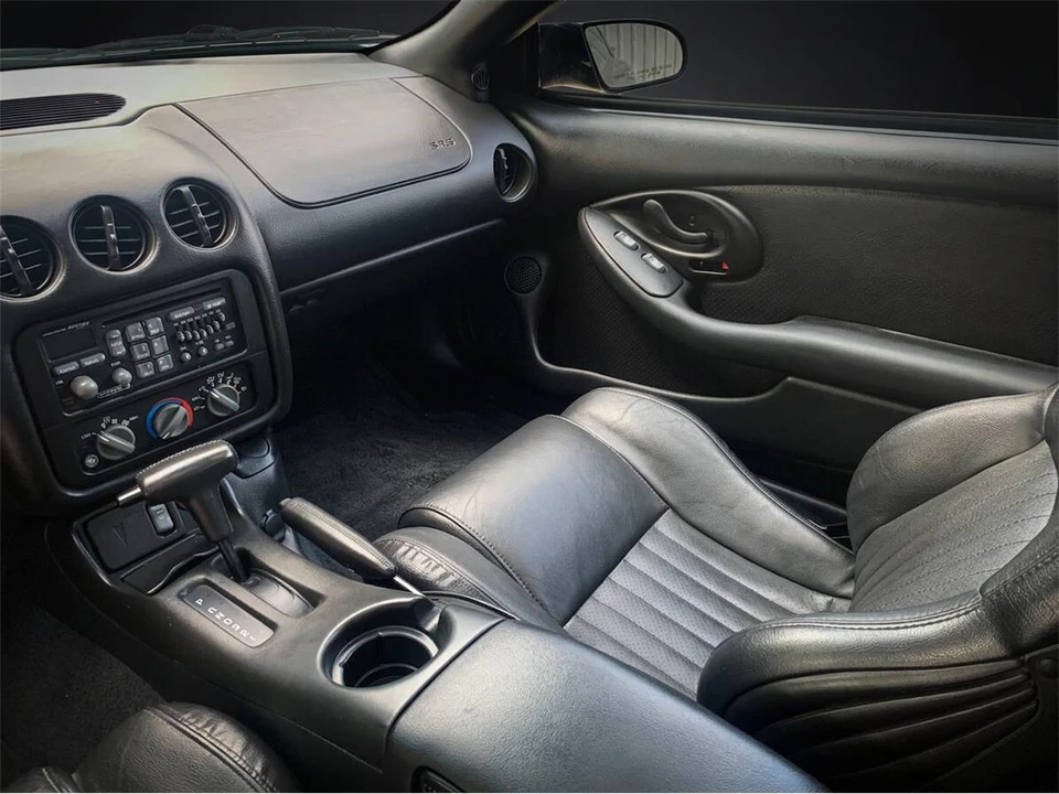 2001 Pontiac Firebird 4th Gen - Image 12 of 21