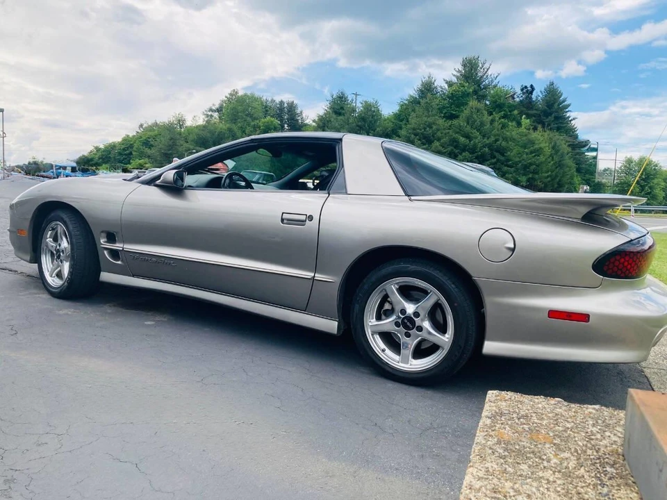 2001 Pontiac Firebird 4th Gen - Image 3 of 31