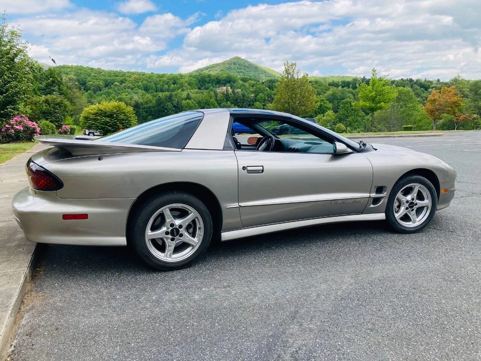 2001 Pontiac Firebird 4th Gen - Image 4 of 31