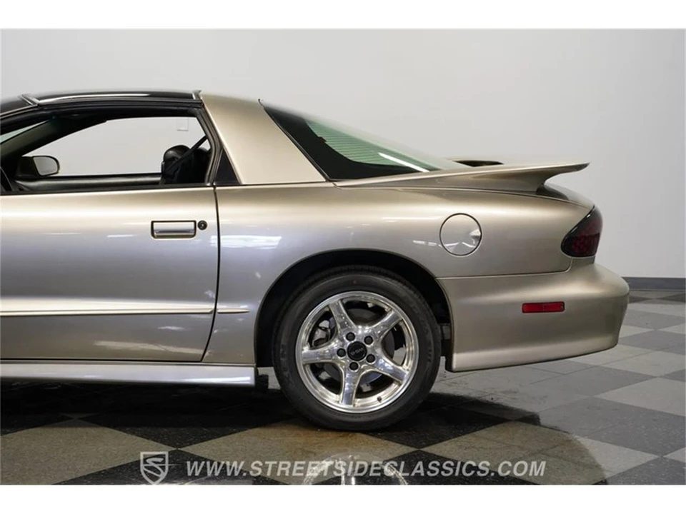 2001 Pontiac Firebird 4th Gen - Image 23 of 31