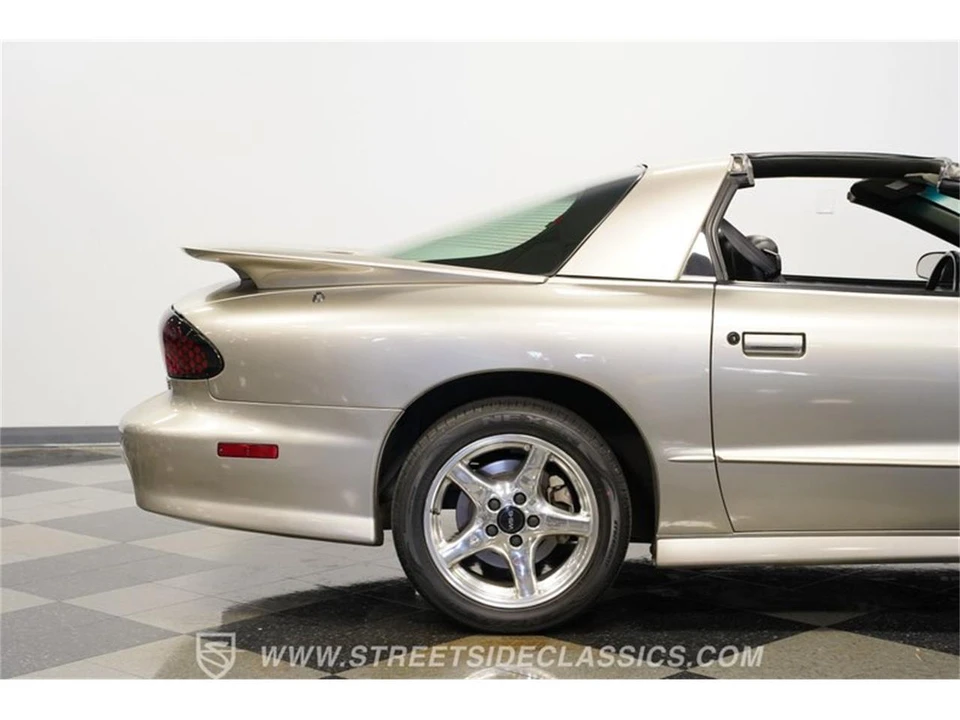 2001 Pontiac Firebird 4th Gen - Image 28 of 31