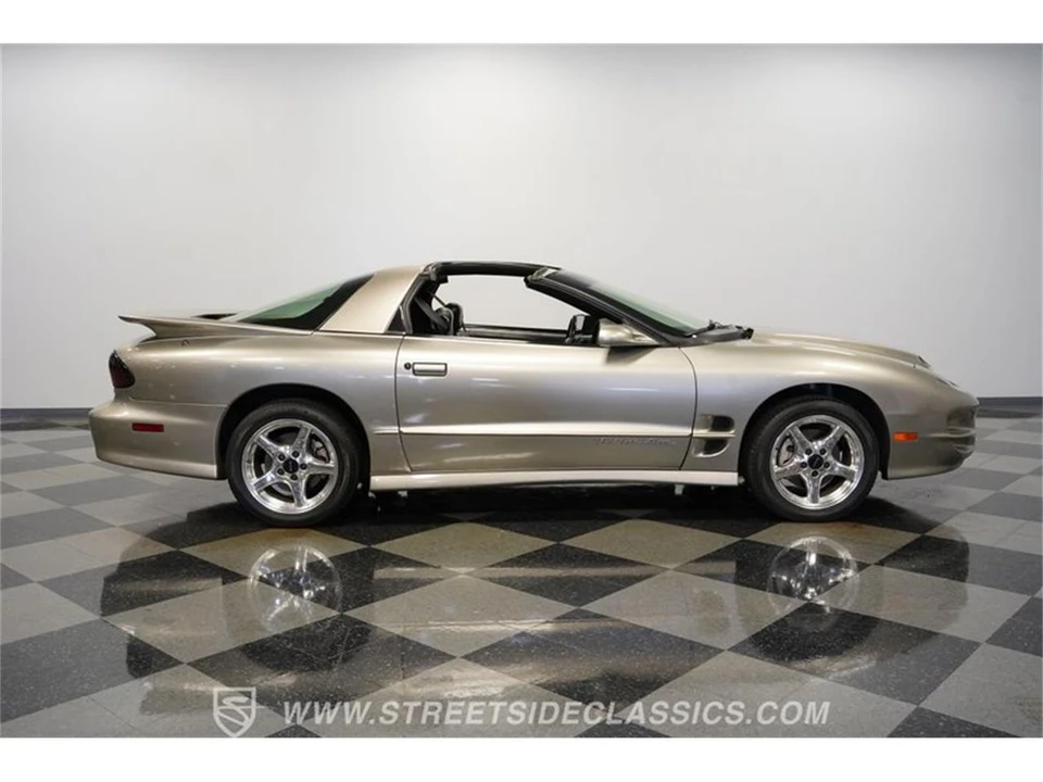 2001 Pontiac Firebird 4th Gen - Image 13 of 31