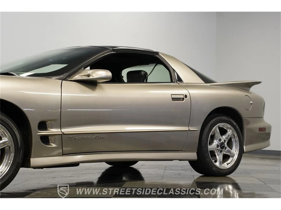 2001 Pontiac Firebird 4th Gen - Image 21 of 31