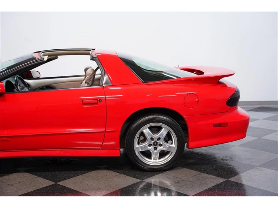 2001 Pontiac Firebird 4th Gen - Image 20 of 31