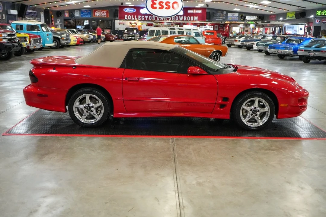 2001 Pontiac Firebird 4th Gen - Image 16 of 31