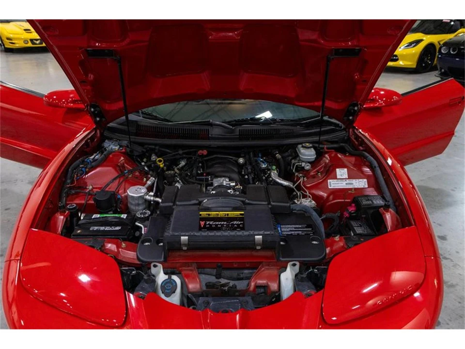 2001 Pontiac Firebird 4th Gen - Image 16 of 31