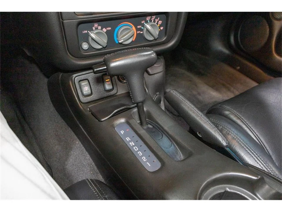 2001 Pontiac Firebird 4th Gen - Image 14 of 31
