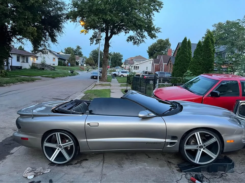 2001 Pontiac Firebird 4th Gen - Image 2 of 2