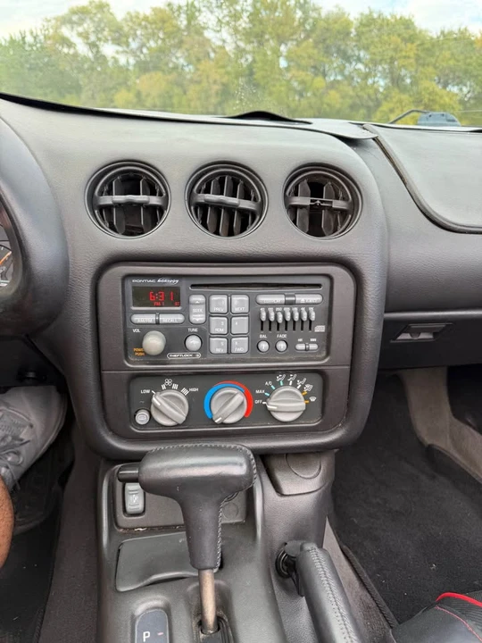 2001 Pontiac Firebird 4th Gen - Image 15 of 17