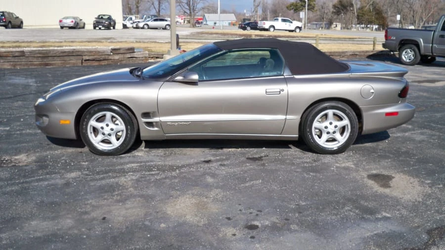 2001 Pontiac Firebird 4th Gen - Image 2 of 8