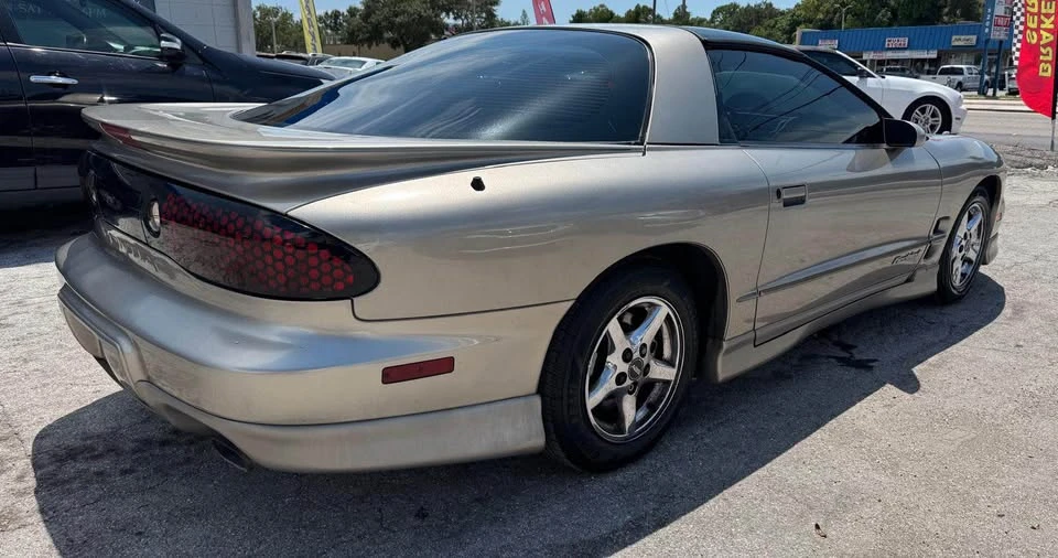 2001 Pontiac Firebird 4th Gen - Image 2 of 20