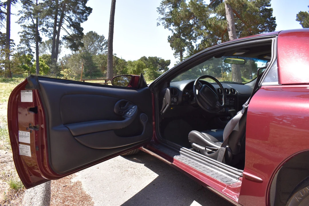 2001 Pontiac Firebird 4th Gen - Image 20 of 31
