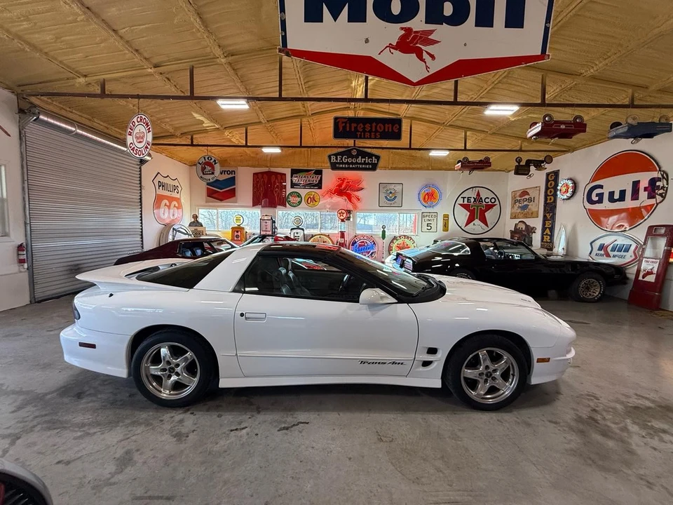 2001 Pontiac Firebird 4th Gen - Image 30 of 31
