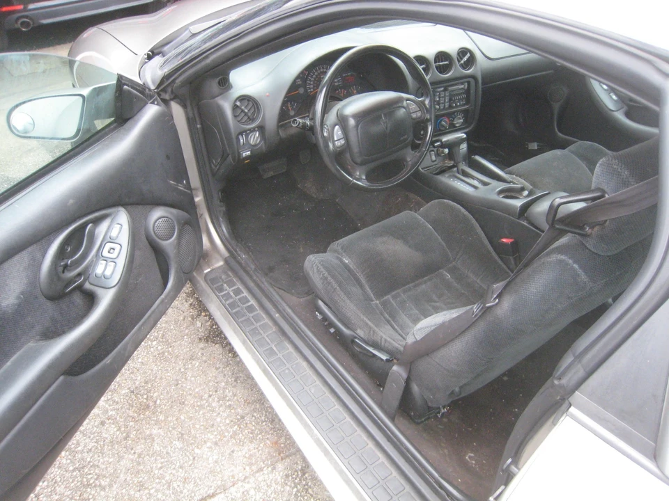 2001 Pontiac Firebird 4th Gen - Image 16 of 21