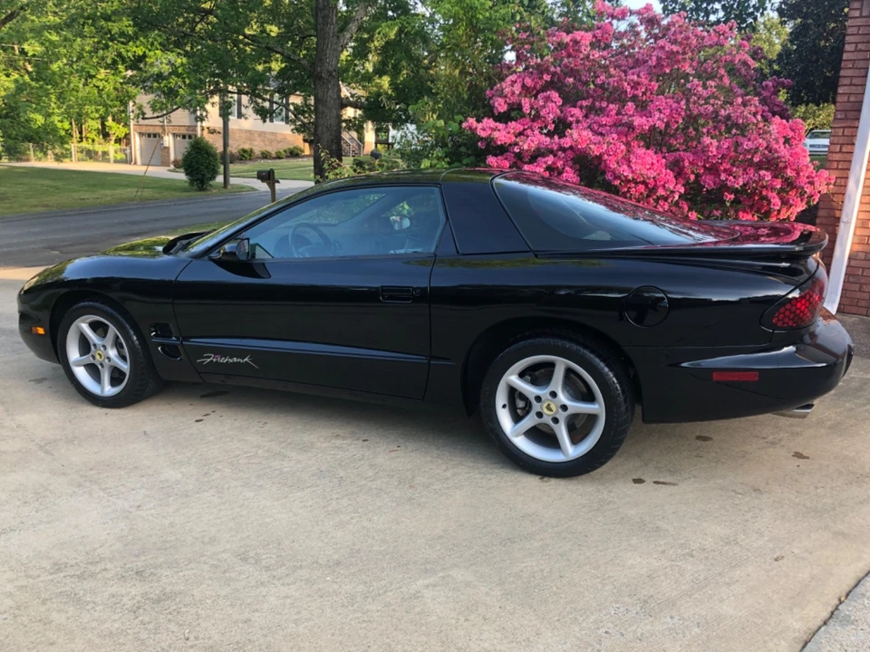2001 Pontiac Firebird Formula 4th Gen - Image 29 of 30