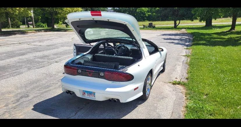 2001 Pontiac Firebird Formula 4th Gen - Image 6 of 9