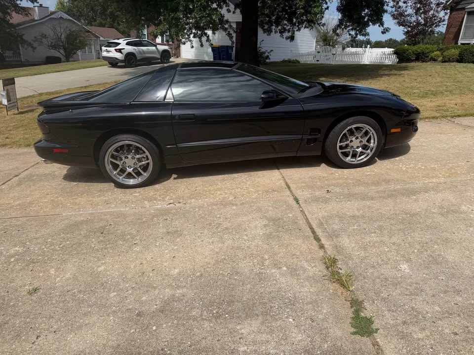 2001 Pontiac Firebird Formula 4th Gen - Image 9 of 10