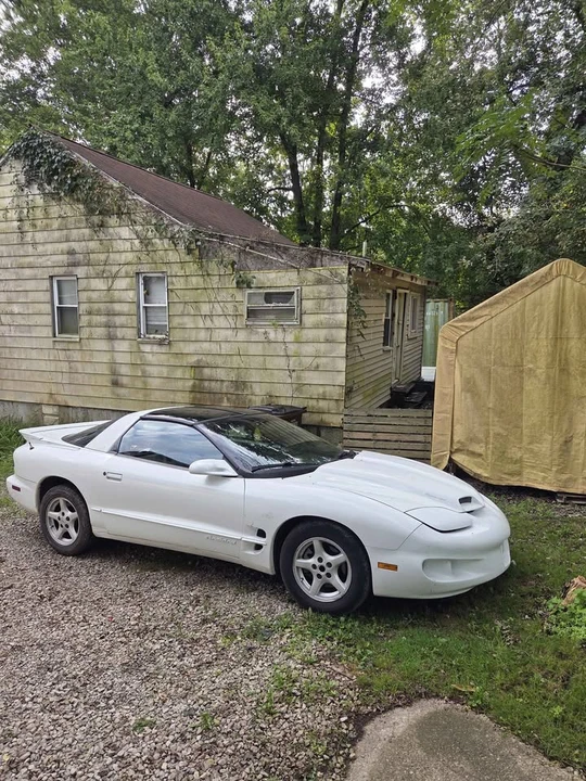 2001 Pontiac Firebird Formula 4th Gen - Image 4 of 8