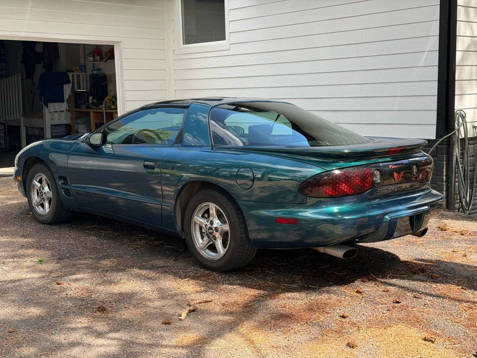 2001 Pontiac Firebird Formula 4th Gen - Image 3 of 10