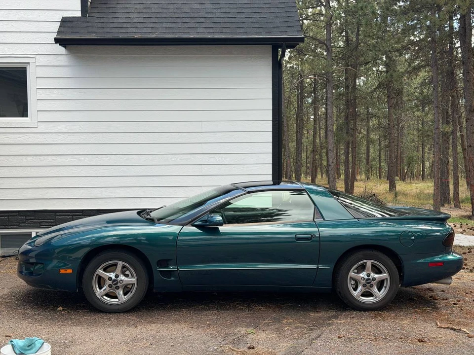 2001 Pontiac Firebird Formula 4th Gen - Image 2 of 10