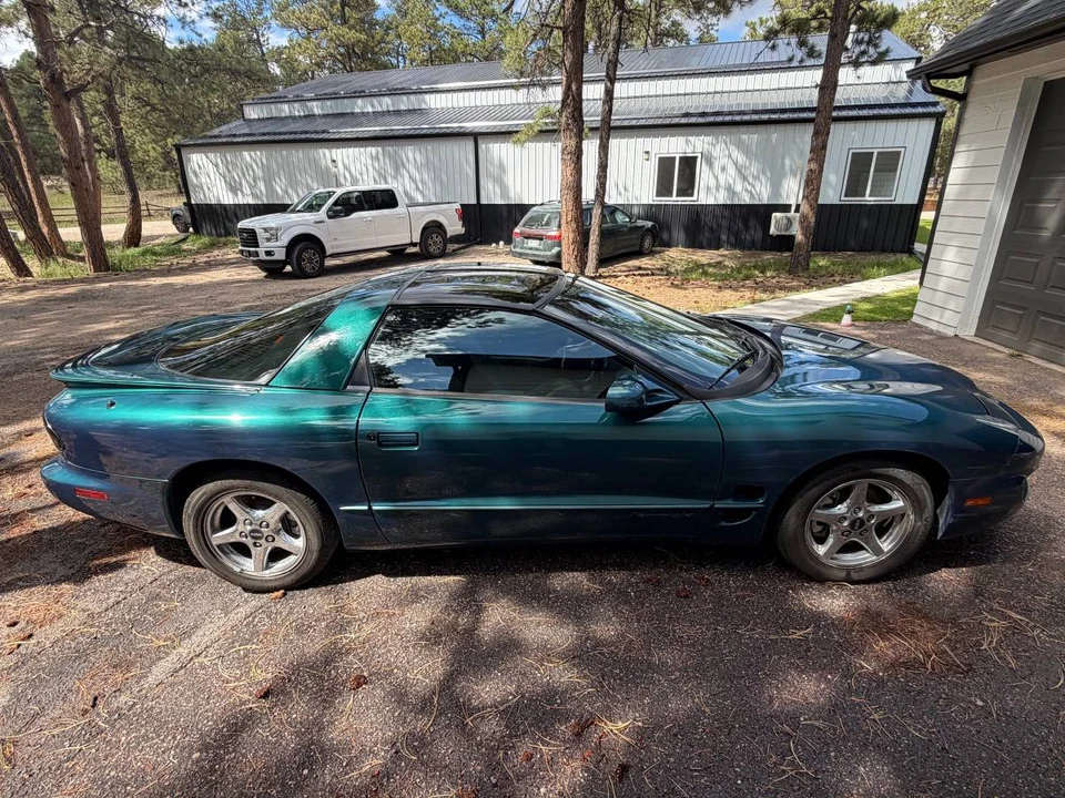 2001 Pontiac Firebird Formula 4th Gen - Image 6 of 10