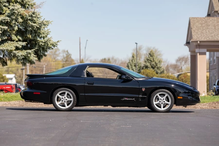 2001 Pontiac Firebird 4th Gen - Image 2 of 28