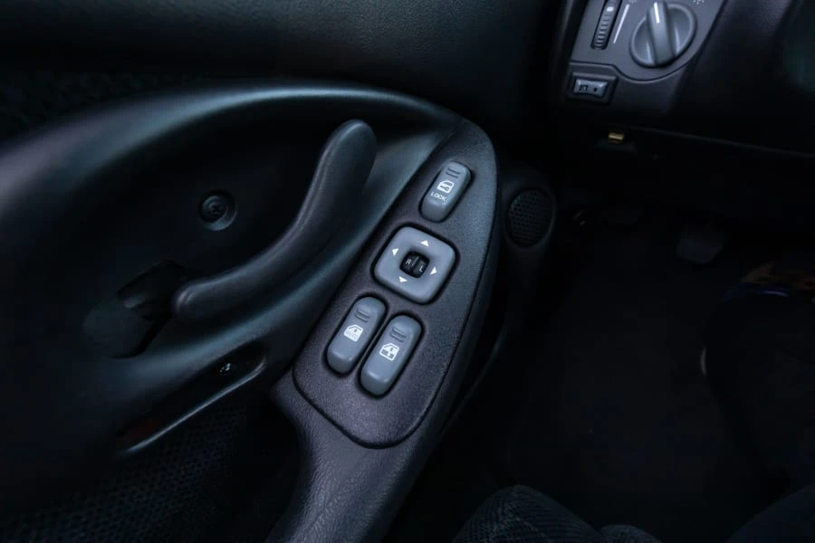 2001 Pontiac Firebird 4th Gen - Image 23 of 28