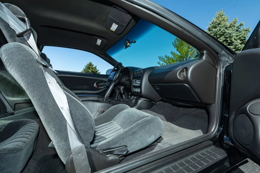 2001 Pontiac Firebird 4th Gen - Image 19 of 28