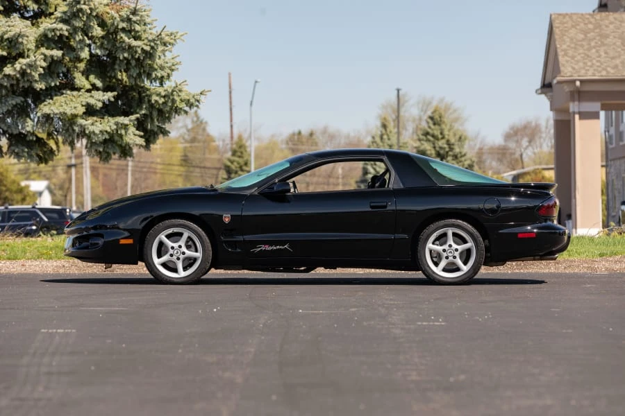 2001 Pontiac Firebird 4th Gen - Image 13 of 28