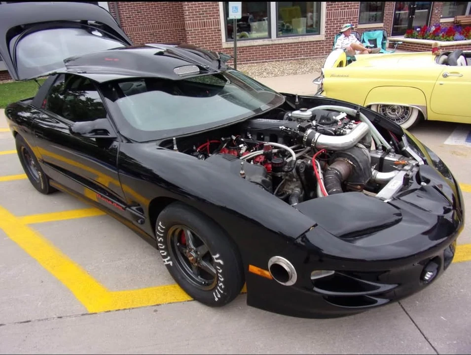 2001 Pontiac Firebird 4th Gen - Image 2 of 2