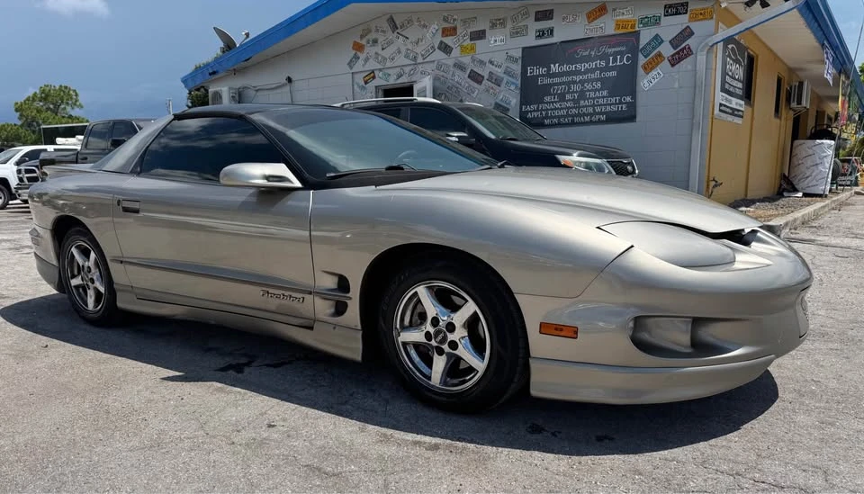 2001 Pontiac Firebird 4th Gen - Image 2 of 20