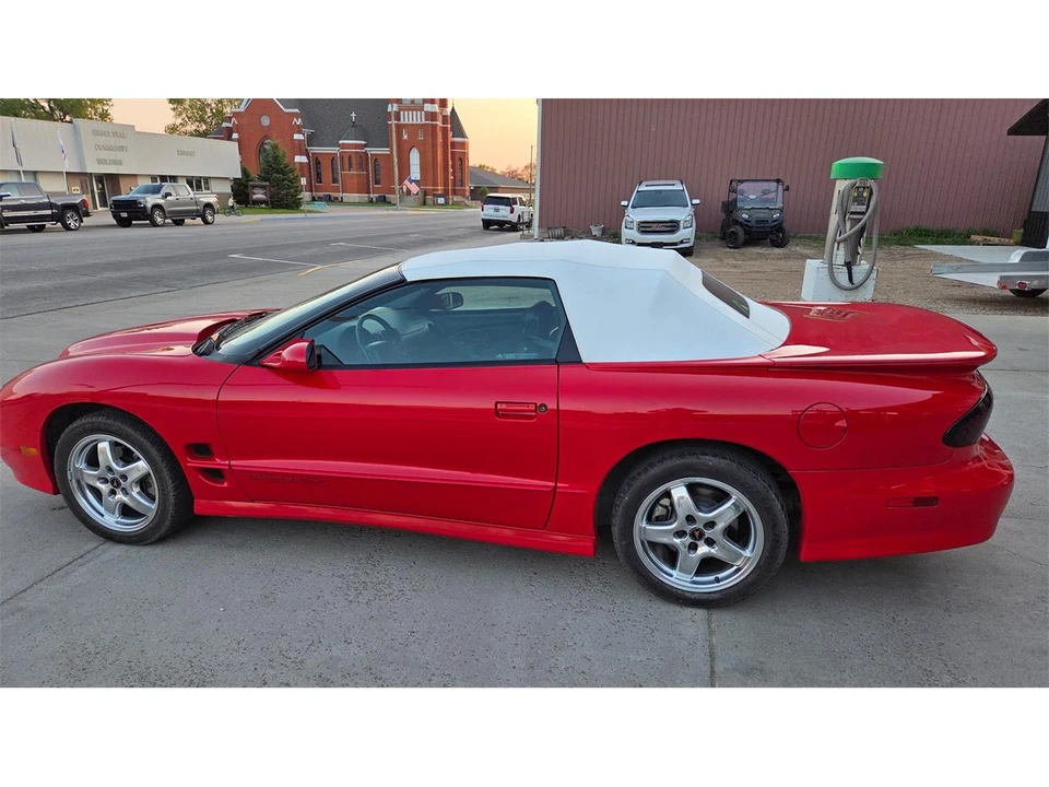 2001 Pontiac Firebird Trans Am 4th Gen - Image 2 of 10