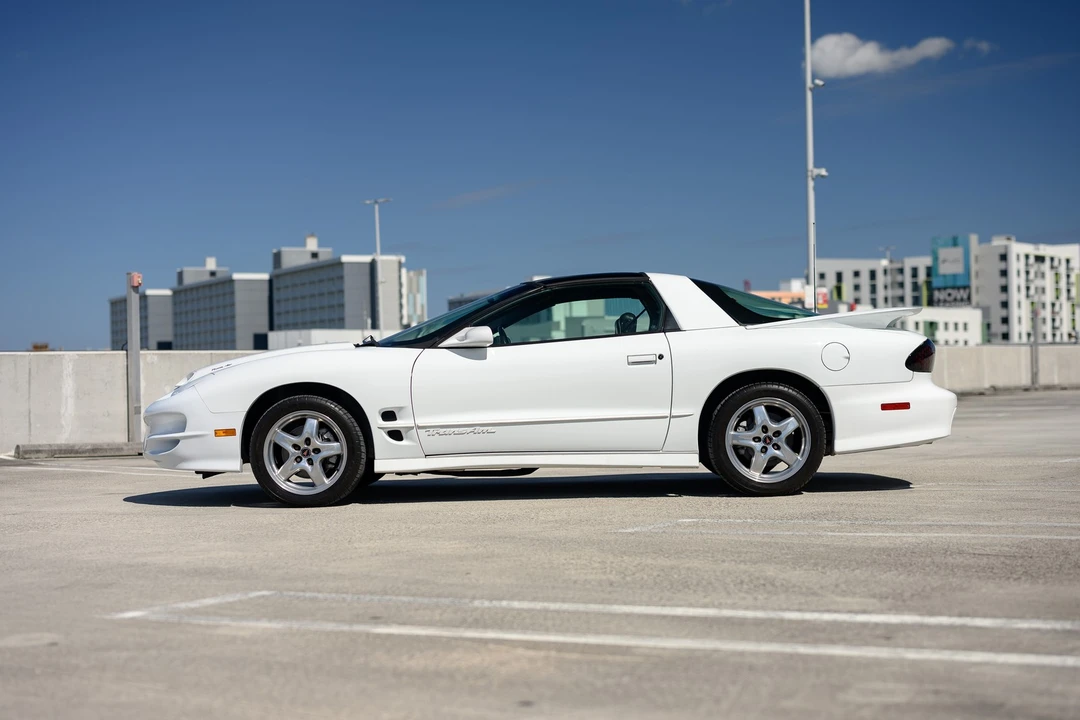 2001 Pontiac Firebird Trans Am 4th Gen - Image 2 of 17