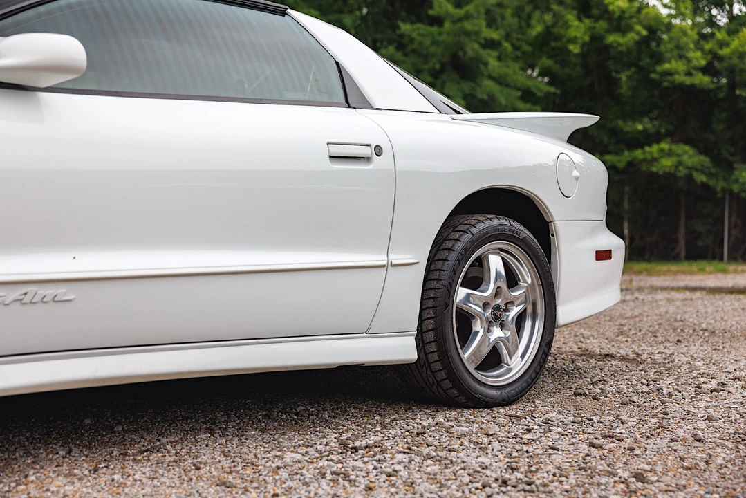 2001 Pontiac Firebird Trans Am 4th Gen - Image 27 of 31