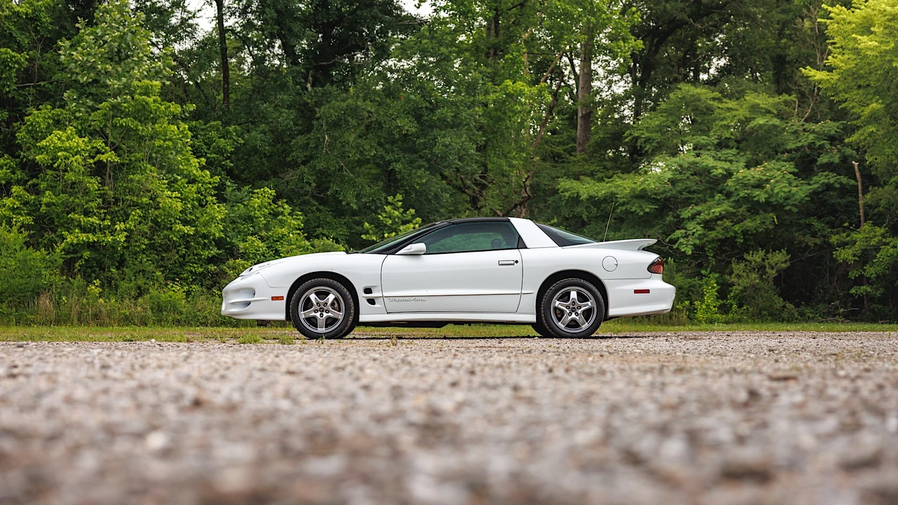2001 Pontiac Firebird Trans Am 4th Gen - Image 10 of 31