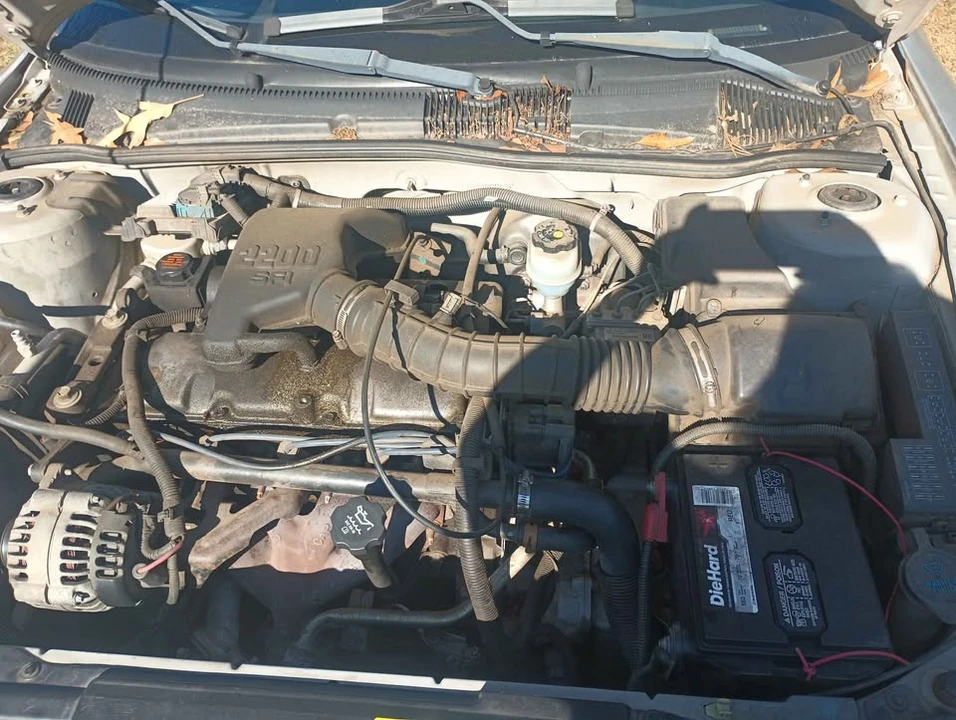 2001 Pontiac Sunfire - Image 2 of 8
