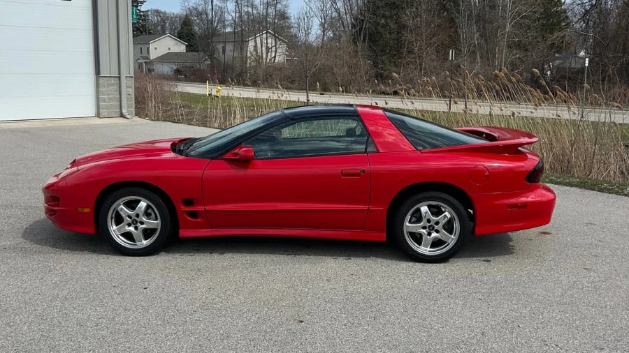 2001 Pontiac Firebird Trans Am 4th Gen - Image 2 of 14