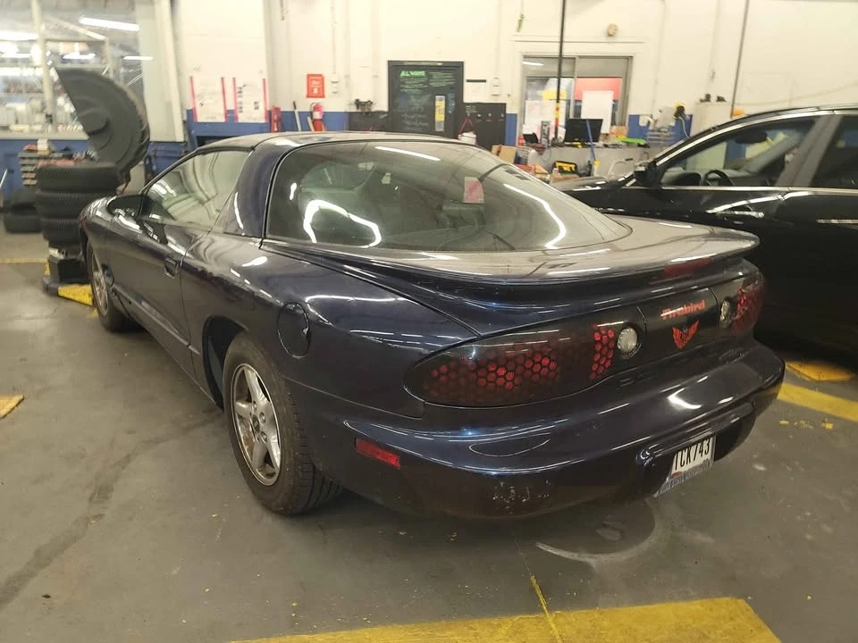 2001 Pontiac Firebird 4th Gen - Image 2 of 5