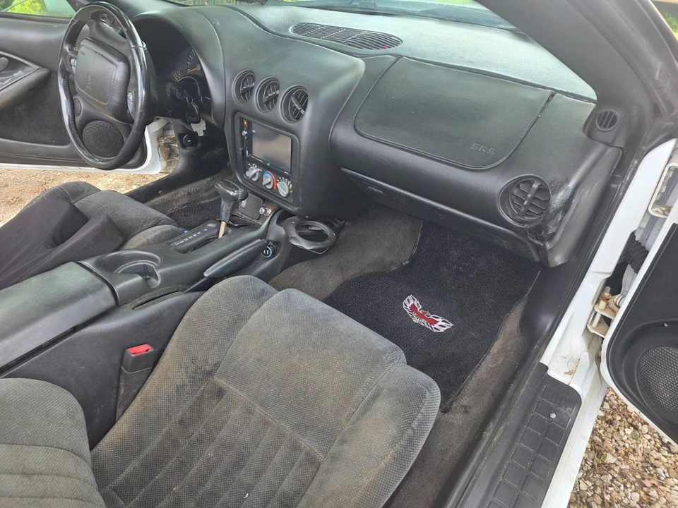 2001 Pontiac Firebird 4th Gen - Image 12 of 13