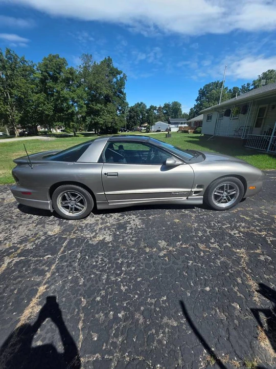 2001 Pontiac Firebird 4th Gen - Image 2 of 10