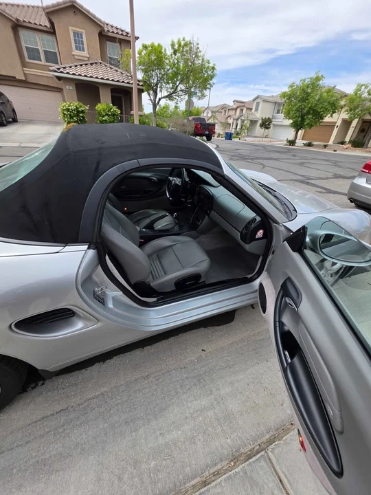 2001 Porsche 986 Boxster - Image 12 of 20